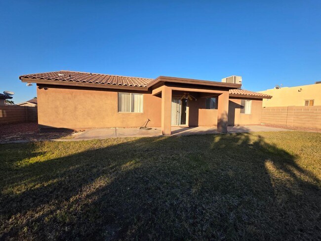 Foto del edificio - 11149 E 24th Ln