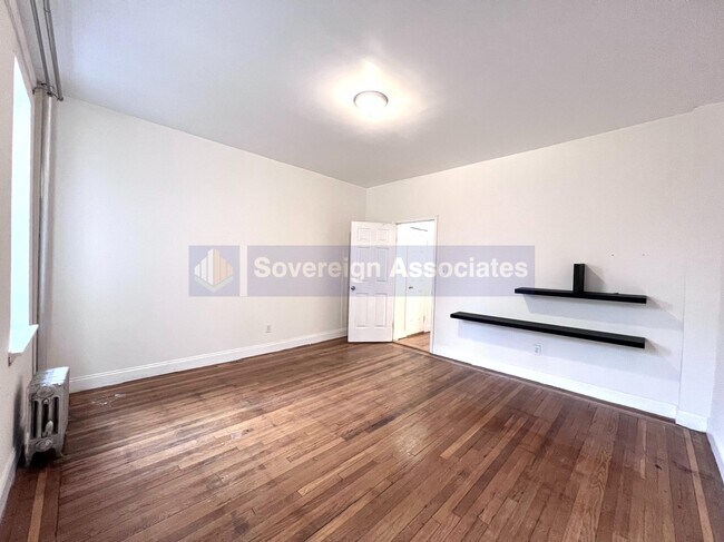 Building Photo - 850 West 176th Street