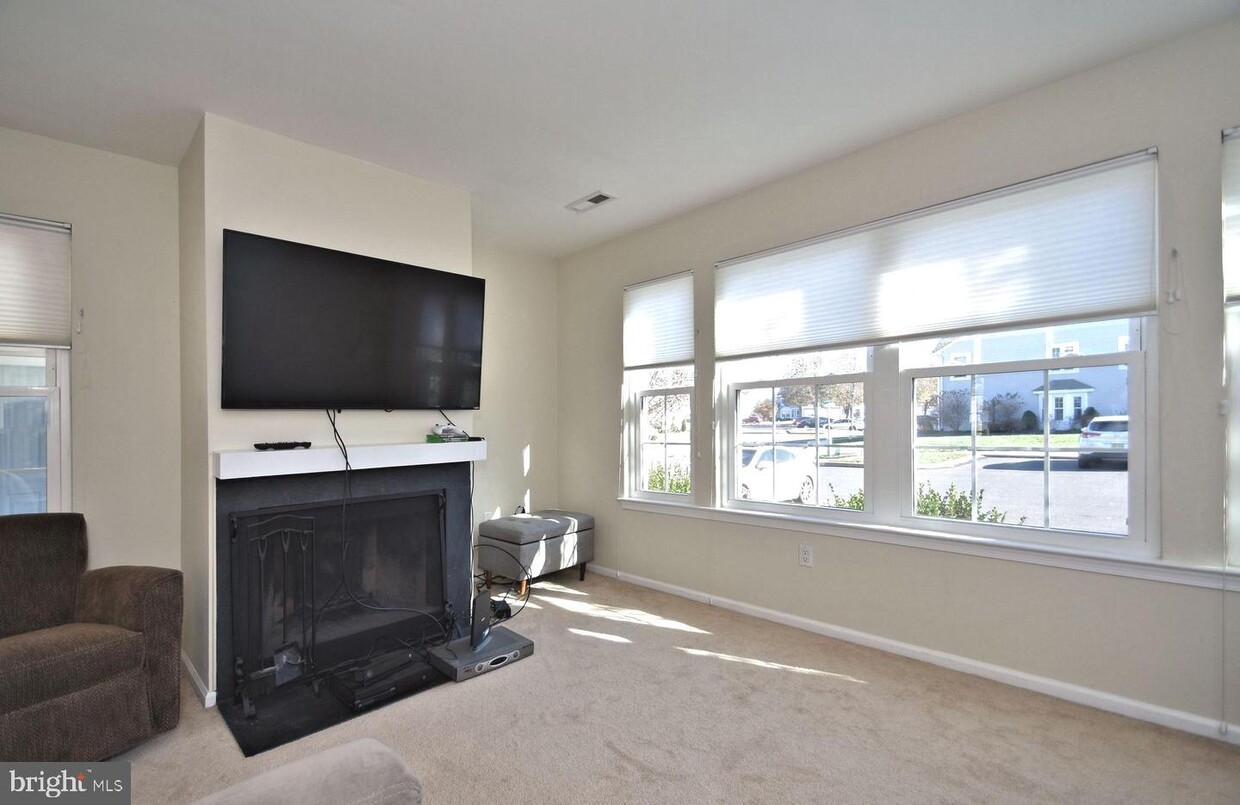 Primary Photo - 1303 Kenwood Dr