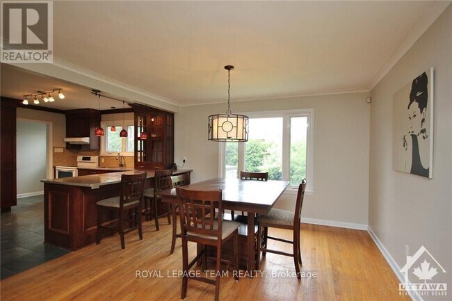 Photo du bâtiment - 1805 Forman Ave