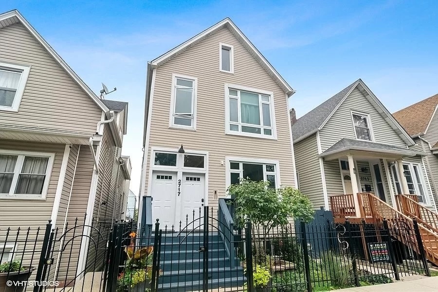 Primary Photo - 2717 N Artesian Ave