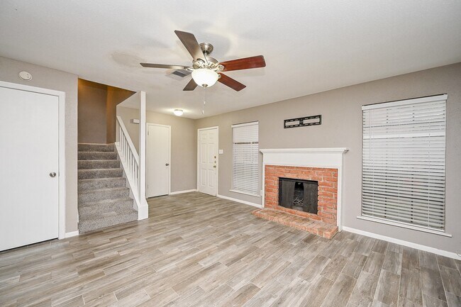 Foto del edificio - 2211 S Kirkwood Rd