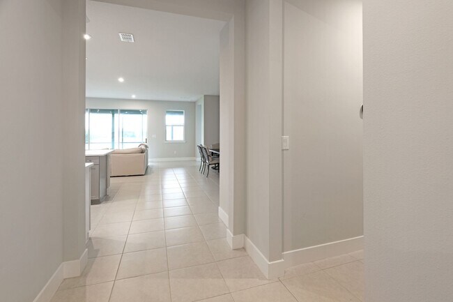 Foto del edificio - 4 Bed 3 Bath Gem In The Sunstone Community In Wellen Park!!!