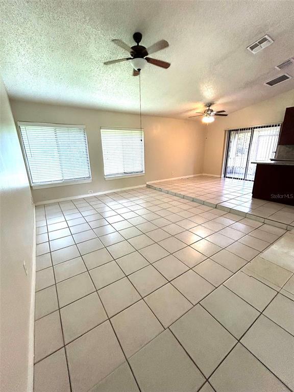 Foto del edificio - 844 E Flag Ln