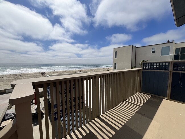 Building Photo - 3773 Ocean Front Walk
