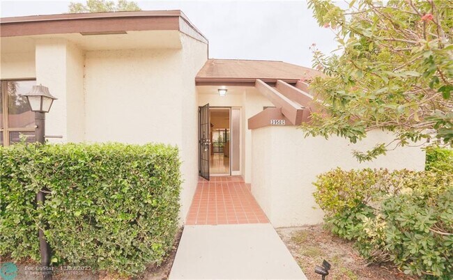 Building Photo - 3950 Silver Maple Dr