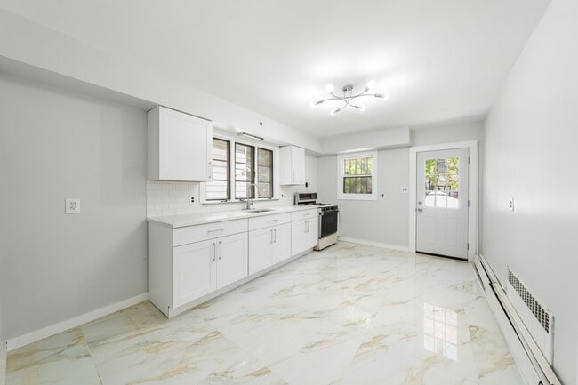 Kitchen - 69 Marion Ave
