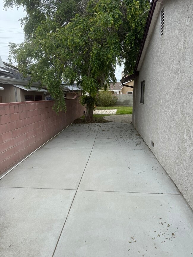 Building Photo - 15955 Kalisher St