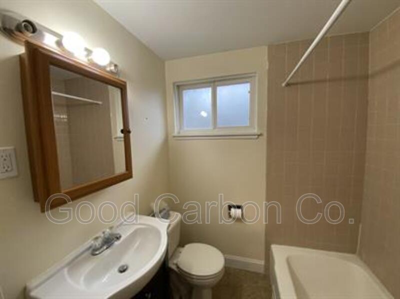 Foto del edificio - 5450 Creekside Court