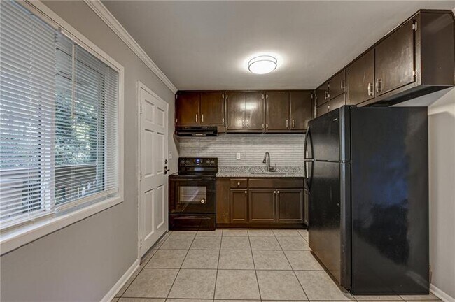 Foto del edificio - 3551 Glenwood Rd