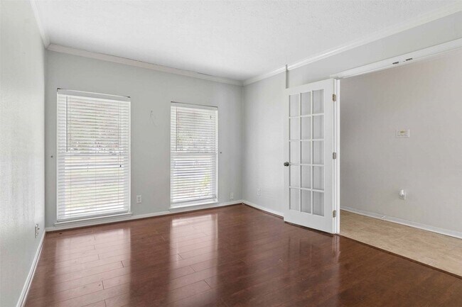 Foto del edificio - 5914 Willowbend Blvd
