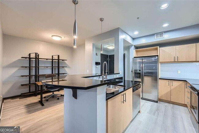 Foto del edificio - 390 17th St NW