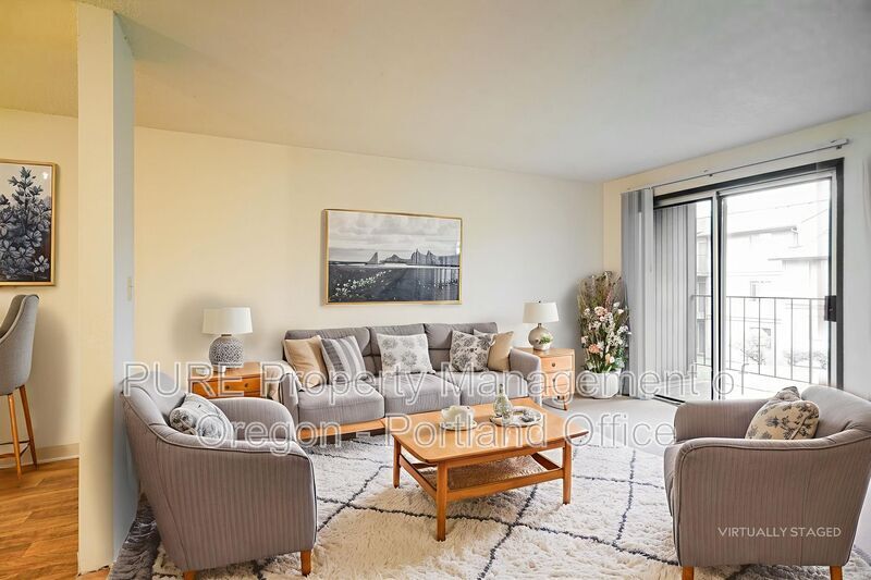 Photo - 14128 NE Sandy Blvd