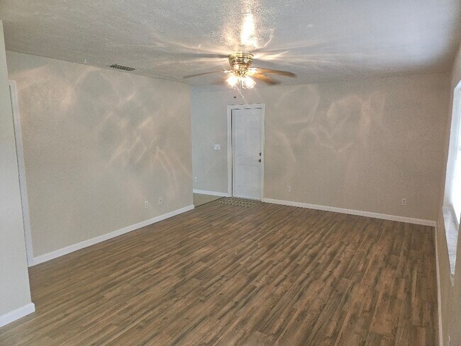 Foto del edificio - 1895 Big Oak Dr