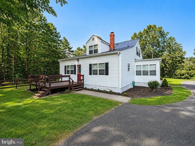 Foto del edificio - 27495 Three Notch Rd
