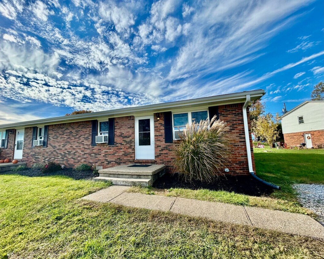 Foto principal - Quiet Duplex In Mt. Sterling!