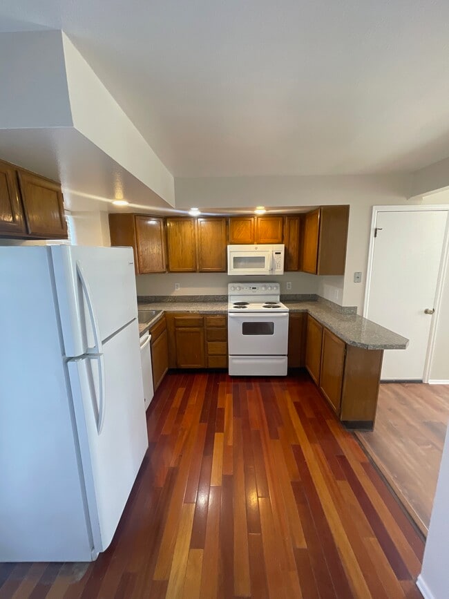 Building Photo - 953 S Pitkin Ct