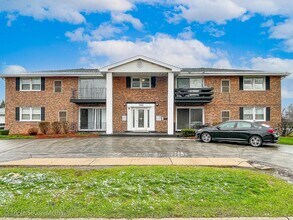 Building Photo - 7900 S 83rd Ct