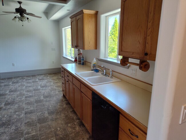 Foto del edificio - 280 E 400 S