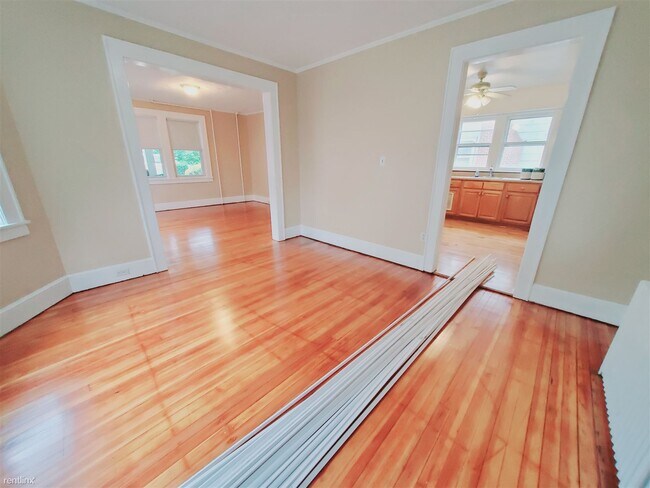 Building Photo - 2 br, 1.5 bath Townhome - 53 Anderson St