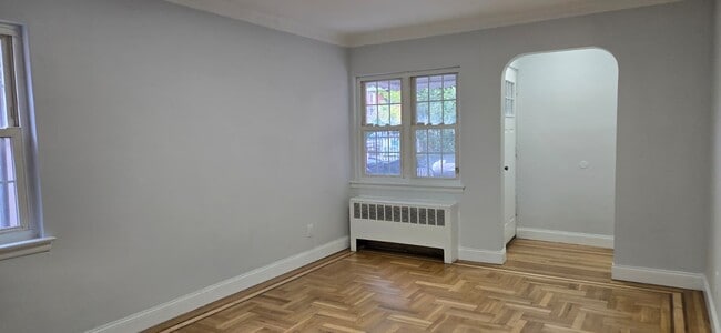Living room - 1042 E 211th St
