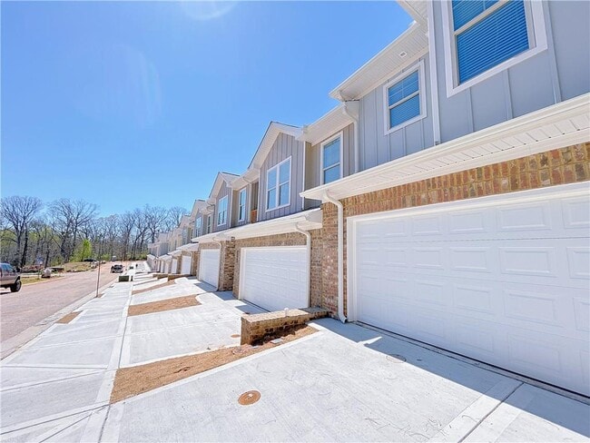 Building Photo - 2610 Mills Bend