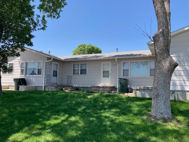 Foto principal - 1707 University Dr