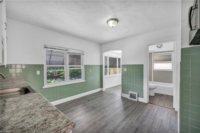 Building Photo - 4302 W 30th St