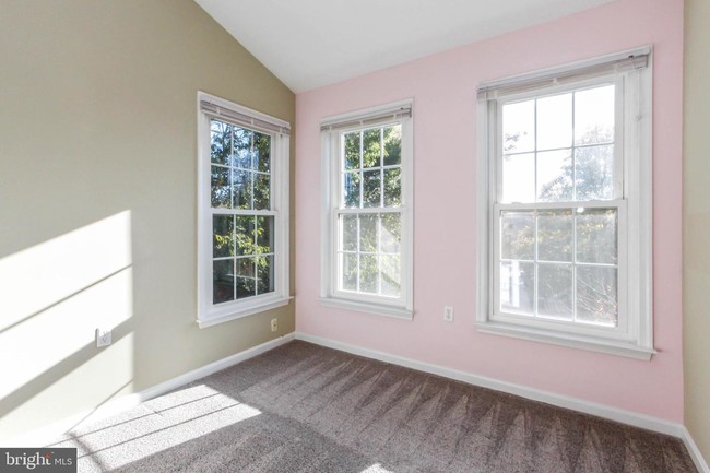 Foto del edificio - 9143 Carriage House Ln