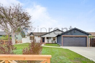 Building Photo - 2602 Deodar St