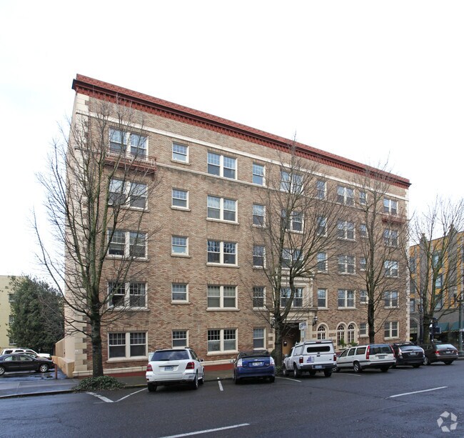 Hamilton Arms Condominium Apartments Portland, OR