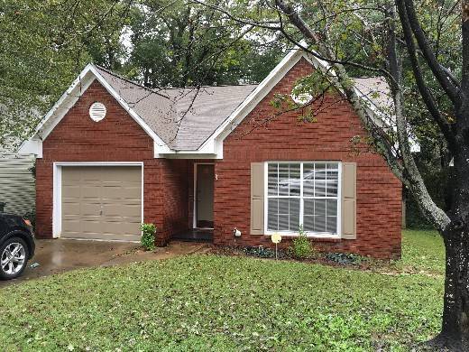 Primary Photo - Chapelwood home with private backyard