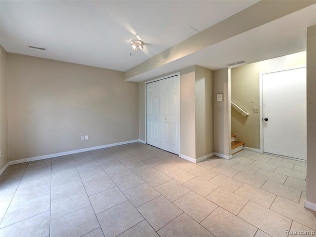 Building Photo - 43812 Cherry Grove Ct E