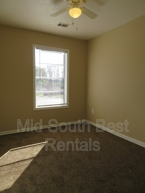 Building Photo - 2143 Chattering Ln