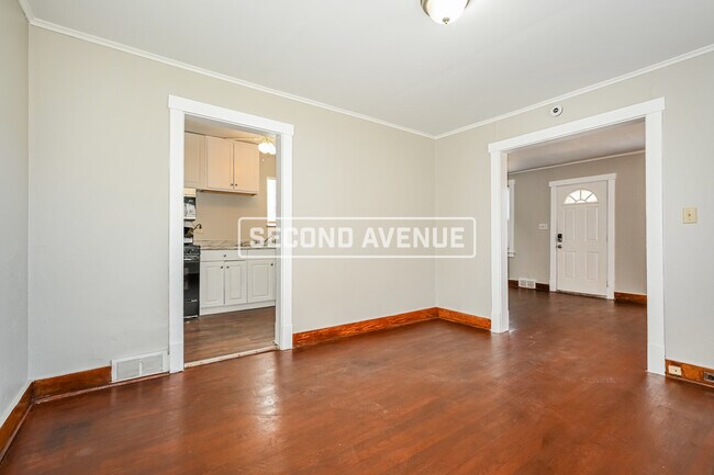 Foto del edificio - 1942 Laketon RD