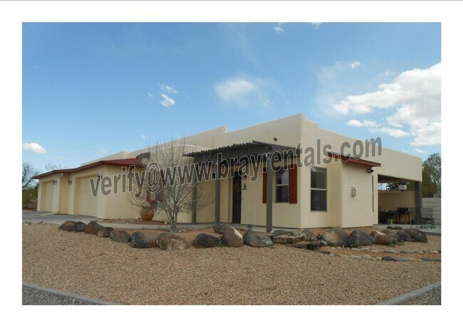 Building Photo - 604 Peony Dr