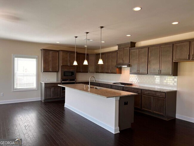 Foto del edificio - 3755 Crestland Ln