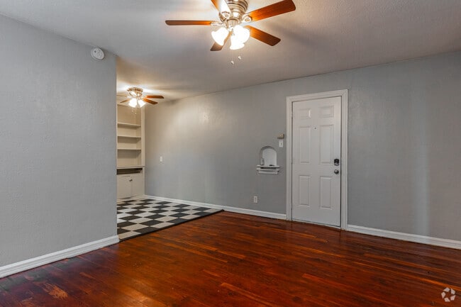 Sala de estar - 4625 Junius St