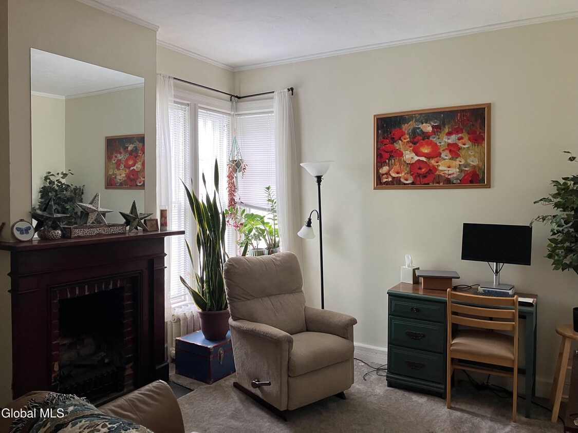 Foto principal - 108 S Lake Ave