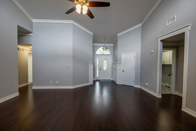 Building Photo - 8933 Bayaud Dr