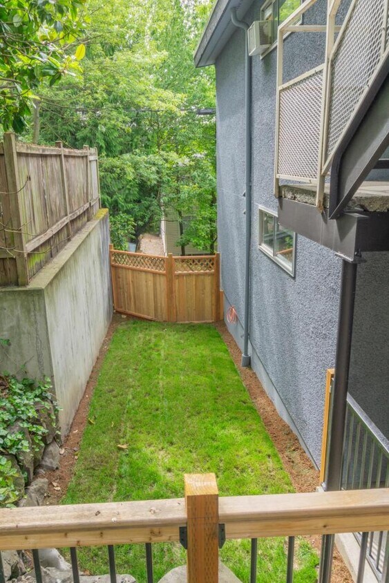 Building Photo - 2 bedroom in SEATTLE WA 98119