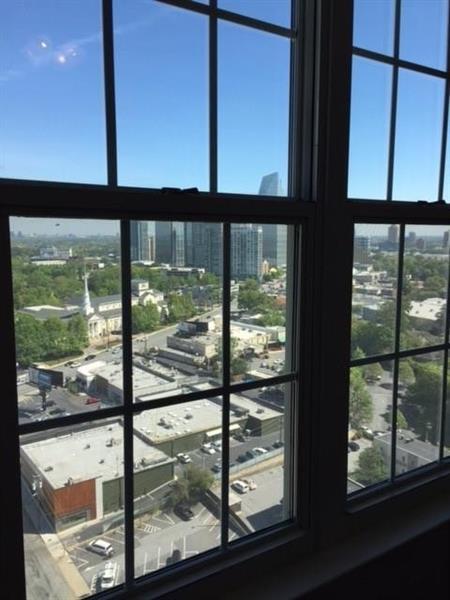 Foto del edificio - 325 East Paces Ferry Rd NE