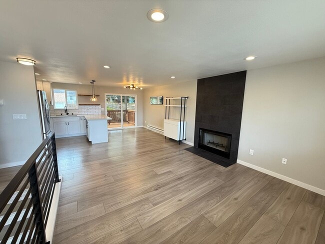 Building Photo - Renovated Ruston Home w/ Water View