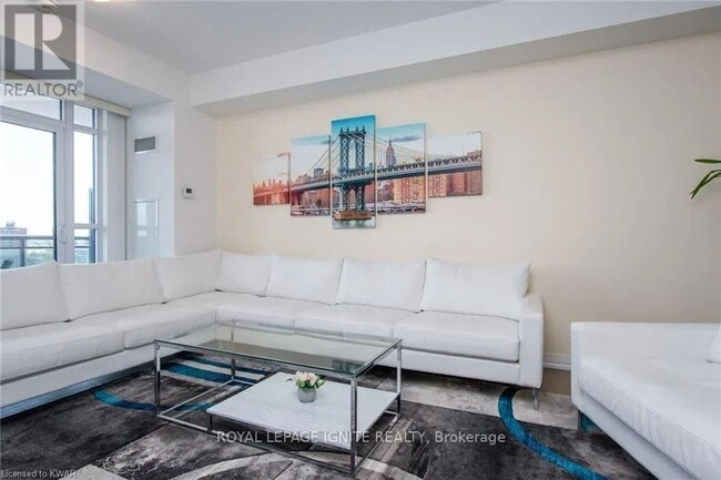 Building Photo - 155 Caroline St S