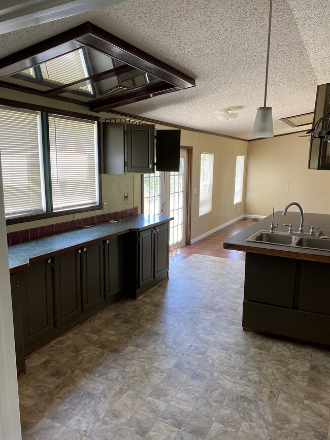 Building Photo - 1657 CR 328 R61657