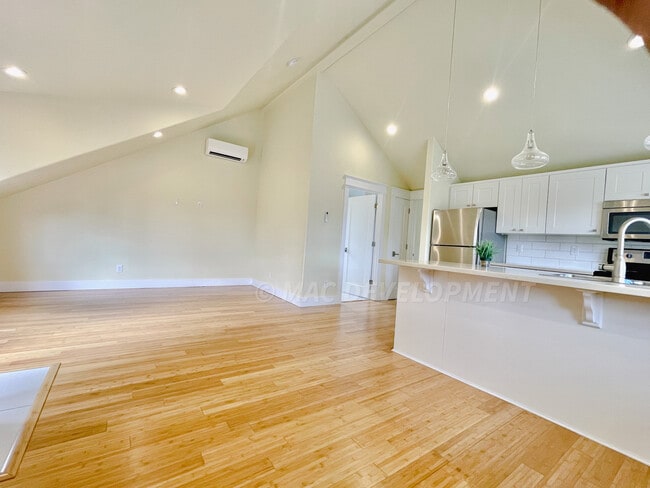 Building Photo - 9105 NE Sacramento St