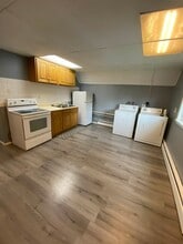 Building Photo - 427 3rd Ave