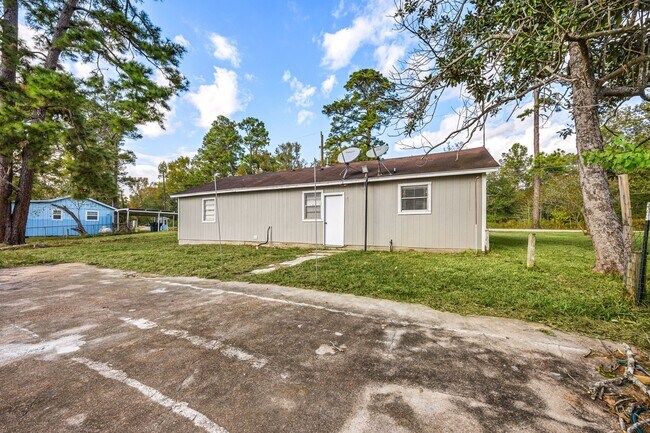 Building Photo - 340 Magnolia Dr