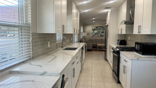 Foto del edificio - 10036 63rd Ave N