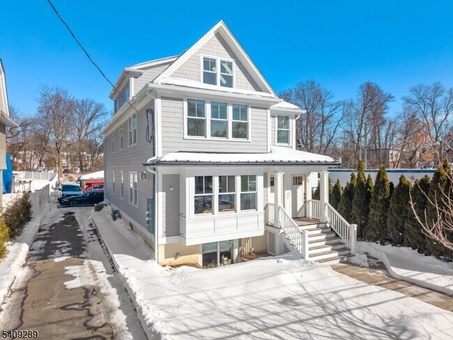 Building Photo - 96 Watchung Ave